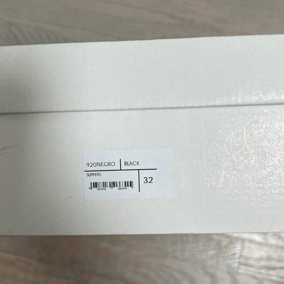 La Coqueta Boys/Girls Black Velvet Slippers Size 32 - Picture 5 of 8